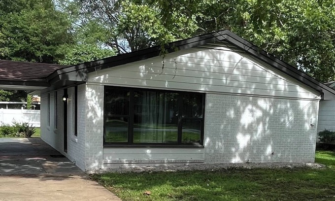 Rayville House | 3BR/1.5 BA house located in quiet neighborhood in Rayville, La.