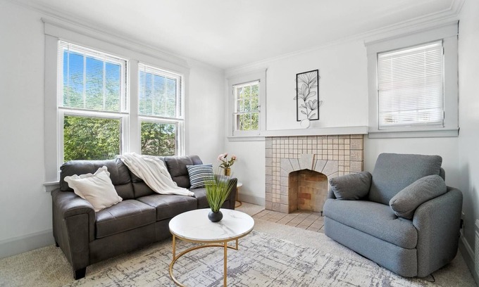 West Price Hill Apartment | 3BR 1 Bath Extended Stay