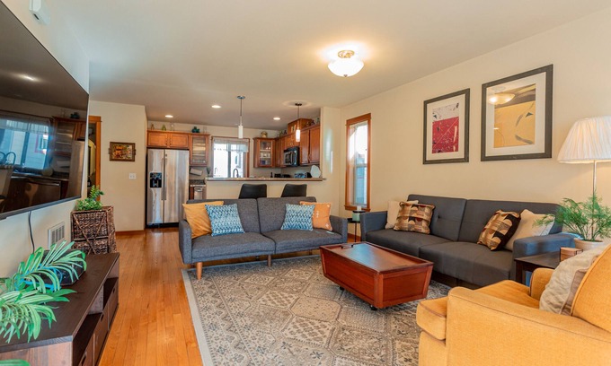 Mount Baker House | 3BR/2.5BA home - ACs, pet friendly, centrally located w/4 Smart TVs + fast WiFi
