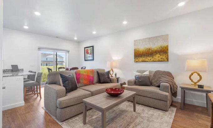 Sugar City House | 3BR, 2.5BA Townhome - Great Location + Open-Layout + Modern