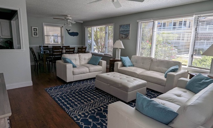 Gold Coast Condo | 3br 2ba centrally located on the island. Family-owned for over 35 years!