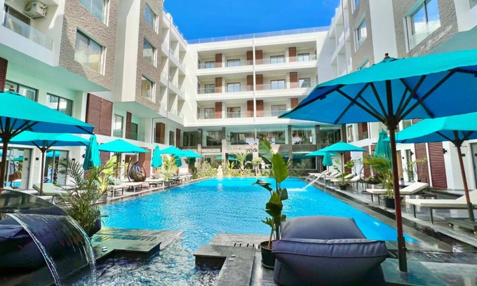 Al Ahyaa Apartment | 3BR 2BA Escape 4 Pools Wi-Fi Onsite Shop Onsite Restaurant Near El Gouna