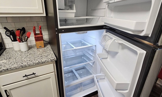 Orange Park Apartment | 3BR 2BA Home 5 minutes to NAS and Hospital