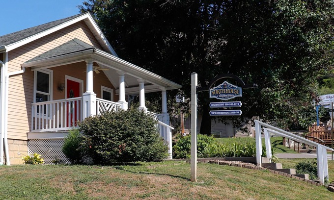 Nashville House | 3BR, 2BA