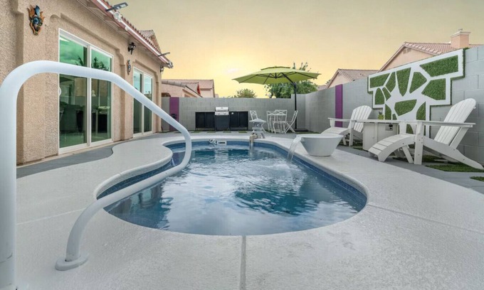 Spring Valley House | 3BR/3BA w/Pool & BBQ 15 Mins to Strip & Airport