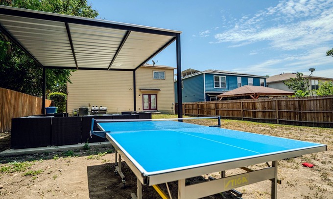 West San Antonio House | 3BR/4 Beds - Near Lackland, Sea World, & Downtown San Antonio