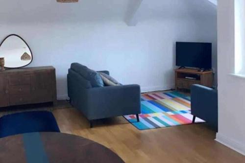 Athy Apartment | 3BR Apartment - Sleeps 7 - Free Parking - Athy