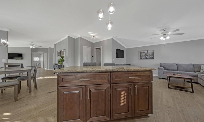 Pahrump House | 3BR at Blackhorn Street