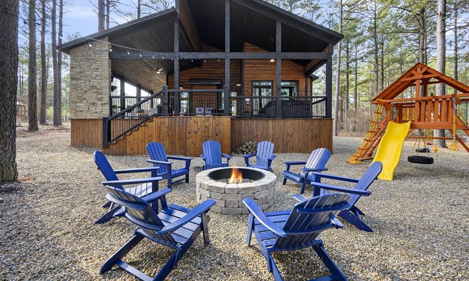 Pickens Cabin | 3BR+Bunk | Air hockey, Pool table, Foosball!