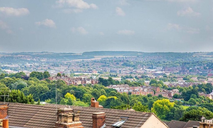 Rotherham House | 3BR Contractor House Great Location Meadowhall Rd