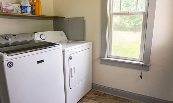 Crestview Apartment | 3BR Country Retreat Pool, Gazebo & Play