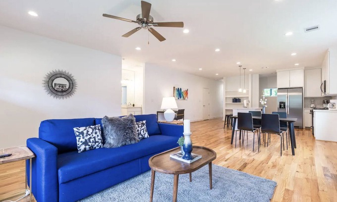 Greater East End House | 3BR Cozy Bungalow 1749! Medical Center, Stadiums!