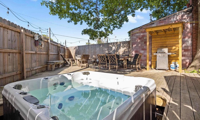 Phoenix Hill House | 3BR Cozy Family Home w/HotTub & Spacious Backyard