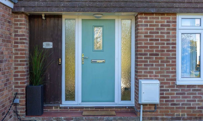 Cheltenham House | 3BR Entire Home next to Racecourse & Free Parking