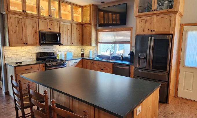 Boyd Acres House | 3BR Home in the Heart of Oregon's Outdoor Paradise