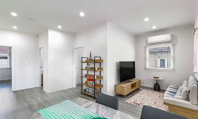 Mount Albert House | 3BR Home w Ample Parking 10 Min to Auckland CBD
