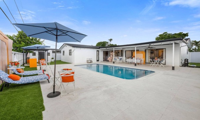 Miramar House | 3BR Home w/Pool - 10 Mins from Hard Rock Stadium!