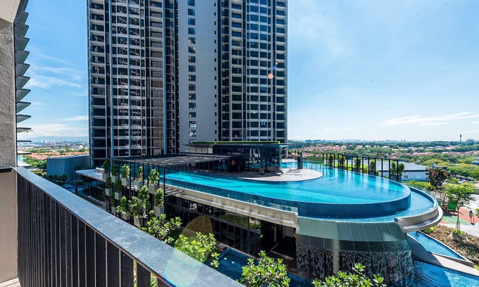 Shah Alam Apartment | 3BR Homestay with Pool View Bukit Rimau
