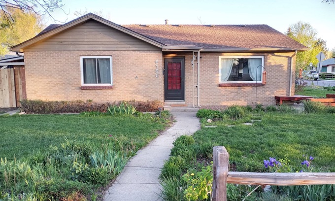 Barths House | 3BR House- Mountains or Downtown Denver in 15 min!