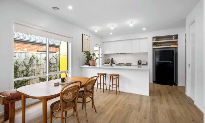 Mount Duneed House | 3BR Light-filled Retreat, Mt Duneed