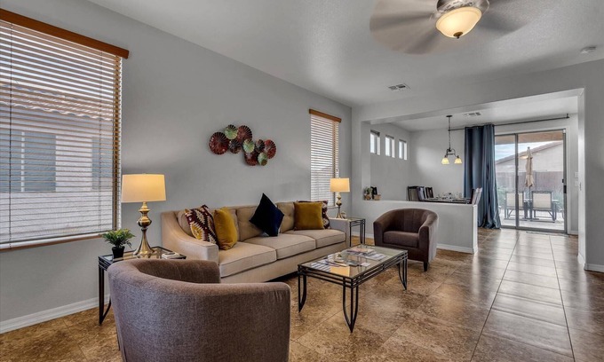 East Mesa House | 3BR Mesa Resort Home w/Community Pool, Hot Tub, Tennis & Basketball | 5 Mins off Hwy | Golf | Hiking