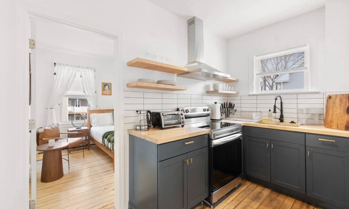 Providence Apartment | ★3BR-Modern, Spacious & Stylish APT near to DWTN★