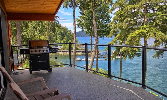 Port Renfrew Cottage | 3BR - Ocean Front - Pet Friendly - Sleeps 6