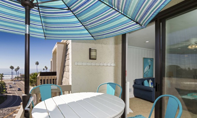 Townsite Condo | 3BR Ocean-view Penthouse w/ Large Sundeck, 2 Parking Spaces NCV #B-300