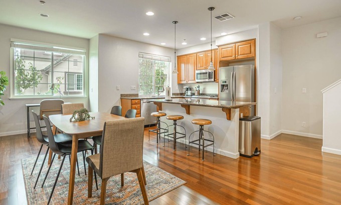 Union City Apartment | 3BR Open-Concept Condo in Union City + Amenities