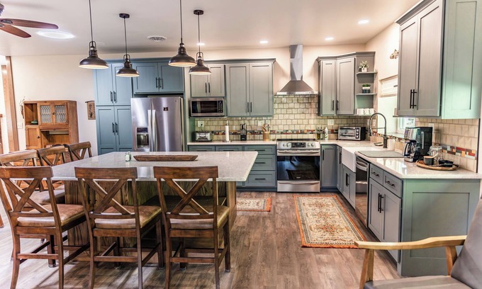 Bedford House | 3BR remodeled ranch style home close downtown. Quiet and peaceful