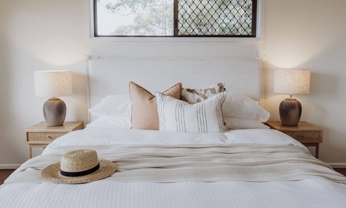 Mount Mellum House | 3BR Retreat: Embrace Hinterland, Alfresco Dining & Fireplace