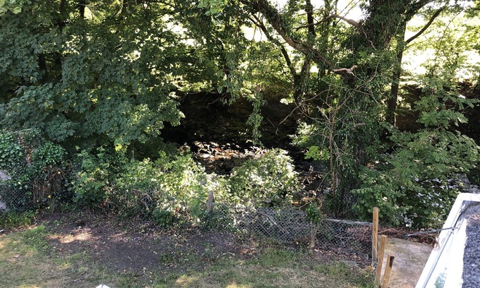 Pontneddfechan Apartment | 3br-sleeps6-garden-mountain &near 4 Falls Walks on