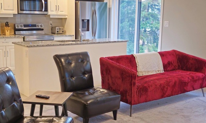 Midland House | 3BR Townhome – Wright Dr Midland Near Little Lake