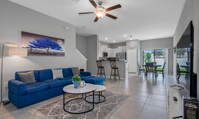 Greater Palm River Point CDC House | 3BR* Townhouse* W Garage near beach