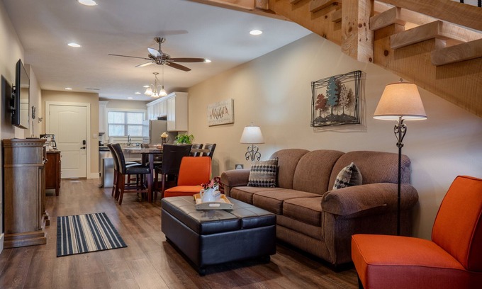 Branson House | 3BR WALK-IN w/Loft ~ Pool ~ FREE TICKETS INCLUDED! (RH230B)