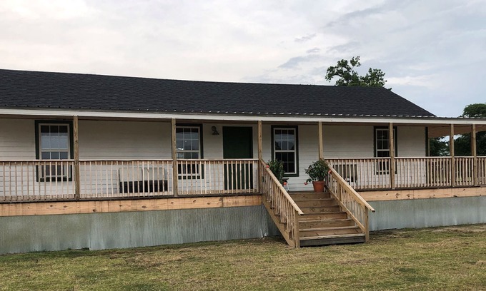 Marion House | 3br2bath farmhouse 7min d'town Mem ❤️1 pet free 2nd pet considered for fee