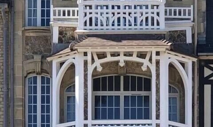 Saint-Regnobert-de-la-Cote-de-Nacre Apartment | 3rd floor Facing the sea Villa La Loggia 1901