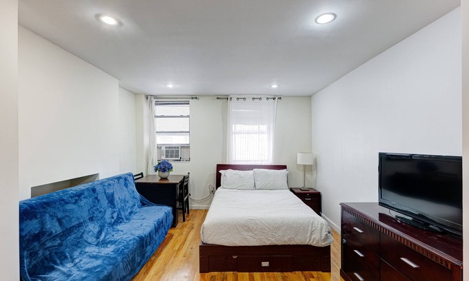 Midtown South Apartment | 3RW Chic Chelsea Studio By The High Line
