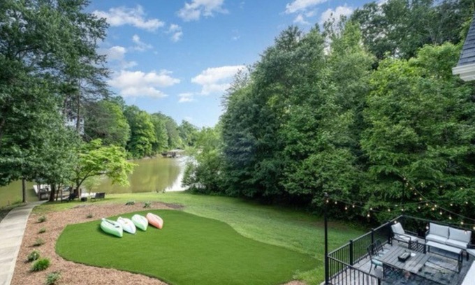 Sherrills Ford House | "3X THE FUN" at Lytton's Hideaway! Pet friendly! Sleeps up to 14! Boat Rental!