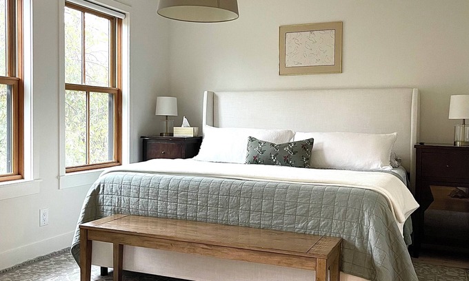 West Queen Anne House | 4,000 Sq Ft, 6 Bdrm Home Yard + Game Rm in Seattle's BEST location-5 Mins to DT