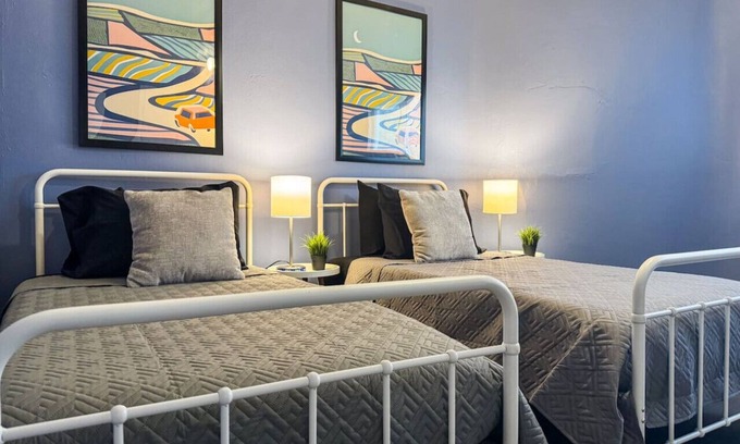 Mount Oliver House | 4 Apartments! 7 Bedrooms w/23 Beds & Parking WIFI
