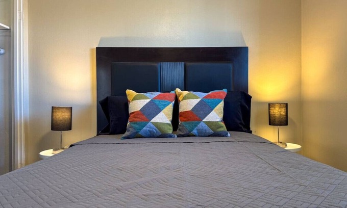 Mount Oliver Apartment | 4 Apartments w/4 Bedrooms & Parking + WIFI