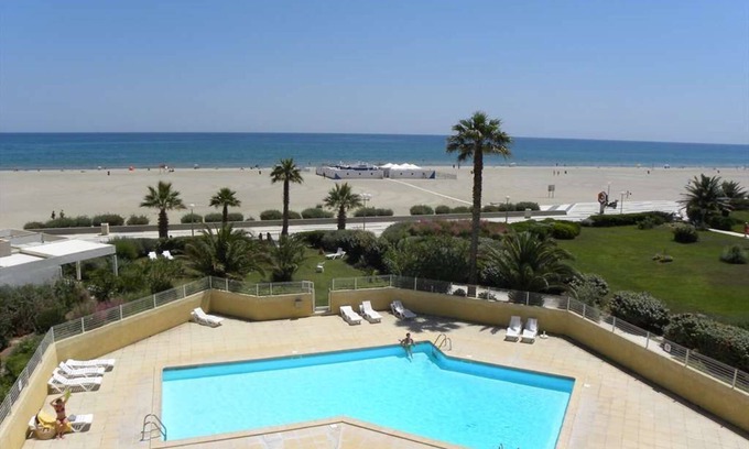 La Cote Radieuse Apartment | 4 assets: directly in the water, sea view, pool, parking