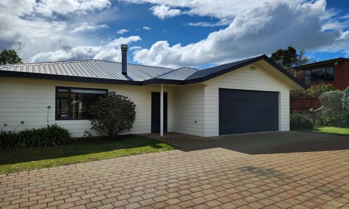 Waipahihi Apartment | 4 Astelia Way, Taupo
