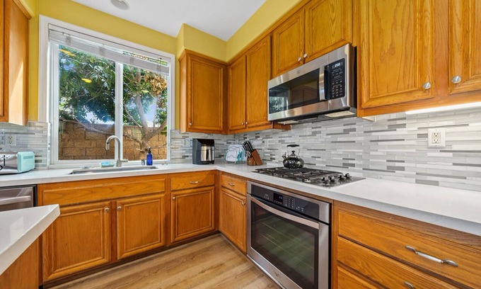 Fullerton House | 4 bd house with backyard near Disneyland