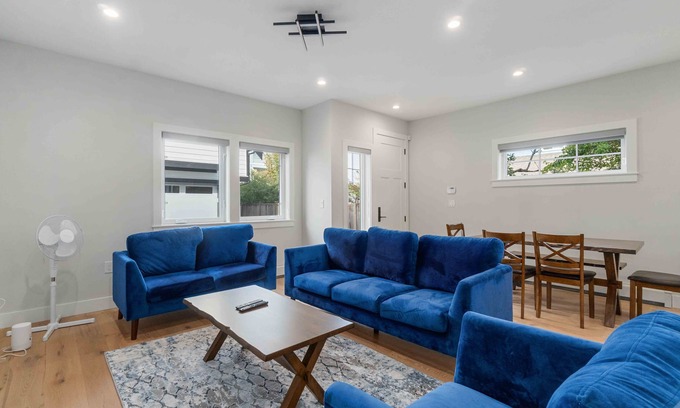 Ladner House | 4 BD Lovely Family home in Delta!