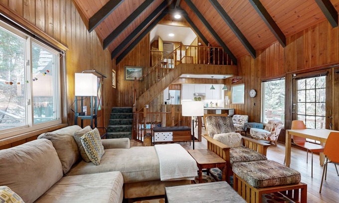 Cedar Glen House | 4 BD, Mountain View W/Grill, Fire Pit, A/C & Projector