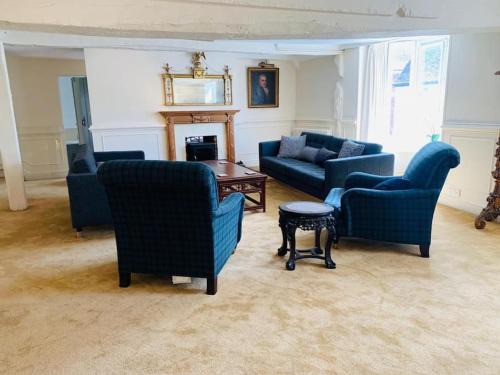 Brasted House | 4 Bed 17th century Coach House