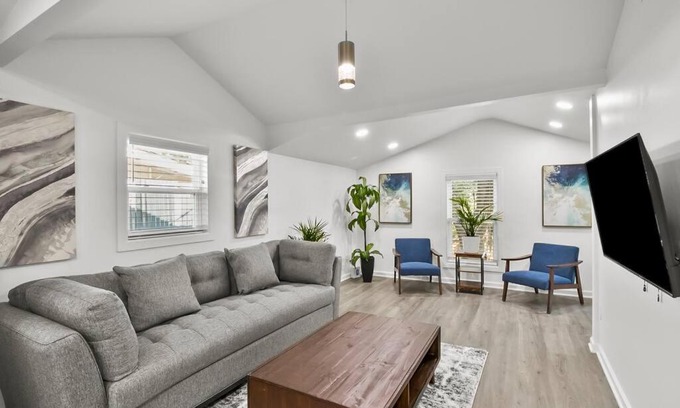 Constitution Villa | 4-Bed 2-Bath Pet Friendly Home in Heart of Atlanta