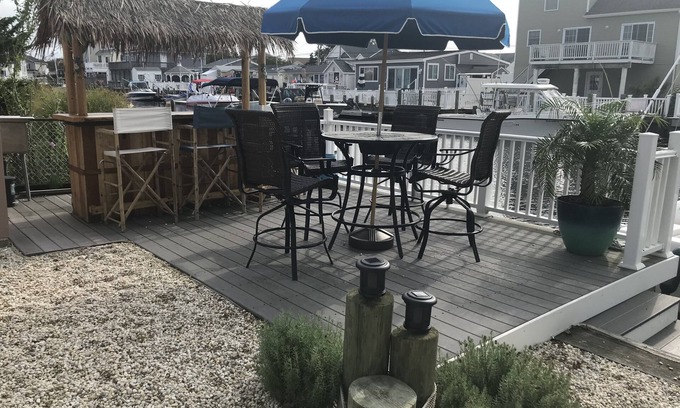 Beach Haven West House | 4 bed 2 bath house on lagoon close to beach